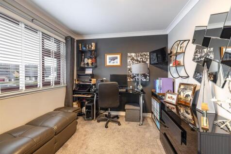 2 Kingsknowe Gardens Galashiels 13.JPG