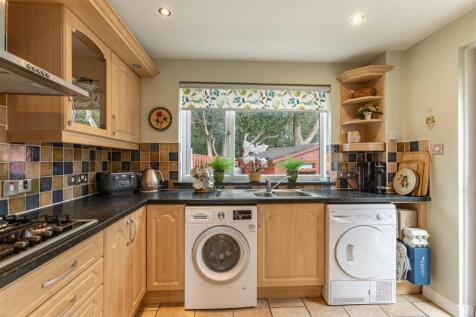 6 Eildon Lodge Gardens Galashiels Low Res 08.JPG