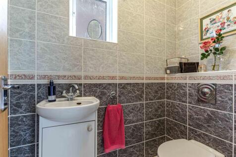 6 Eildon Lodge Gardens Galashiels Low Res 20.JPG