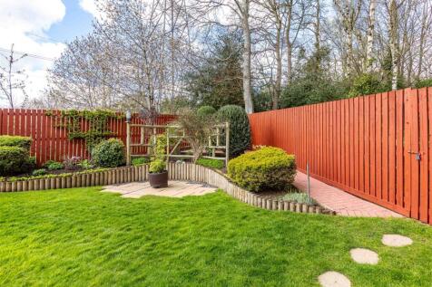 6 Eildon Lodge Gardens Galashiels Low Res 44.JPG