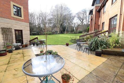 Commual seating area/garden