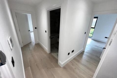 WhatsApp Image 2025-08-11 at 09.52.35_24a25ca7.jpg