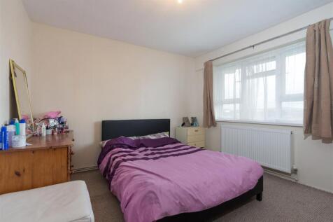 Cumberland House Bedroom 1-.jpg