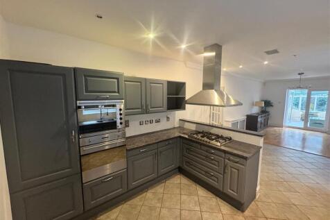 WhatsApp Image 2025-12-16 at 15.20.48.jpeg