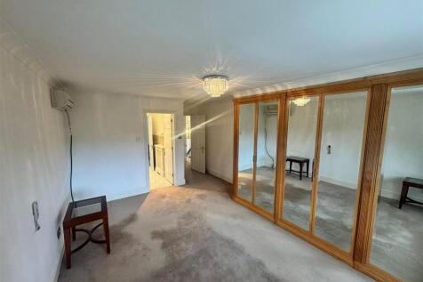 WhatsApp Image 2025-12-16 at 15.20.47.jpeg