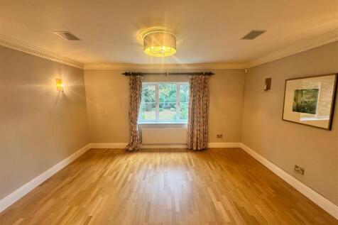 WhatsApp Image 2025-12-16 at 15.20.49 (9).jpeg