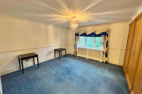 WhatsApp Image 2025-12-16 at 15.31.22 (4).jpeg