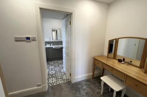 DRESSING ROOM
