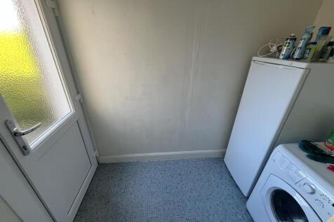 UTILITY/ REAR VESTIBULE