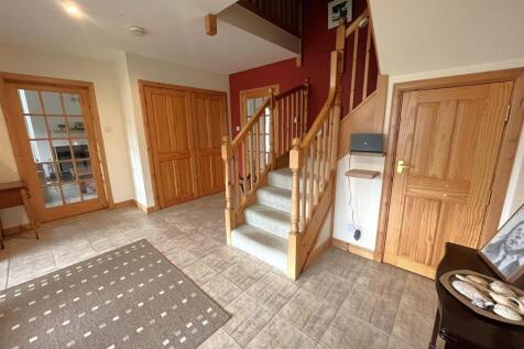 ENTRANCE HALLWAY &amp; STAIRCASE