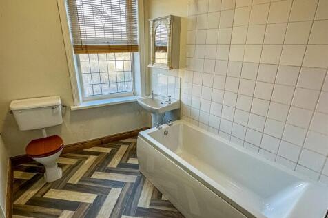 BATHROOM/W.C.