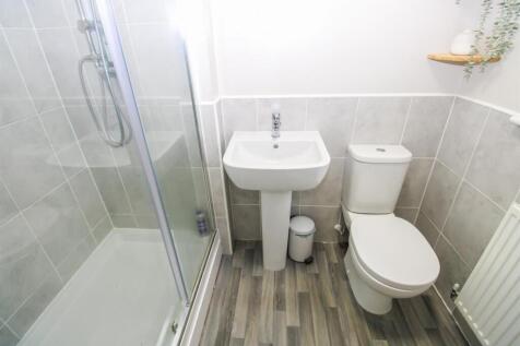 EN SUITE SHOWER ROOM/W.C.