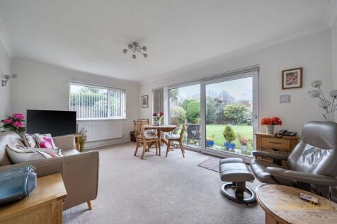 Sitting &amp; Dining Room