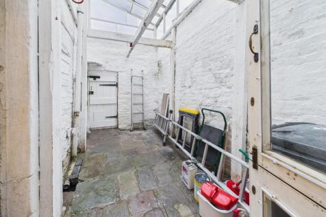 13 - Dowry Place, Hotwells.jpg