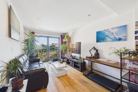 2 - Modern Flat for Auction, King Square Avenue, B