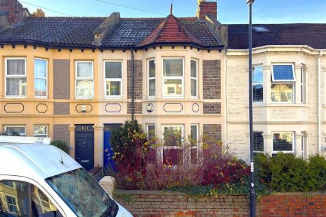 1 - Three bed mid-terraced house.jpg