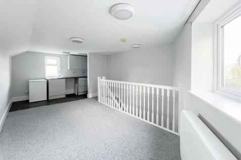 Living Room / Kitchen