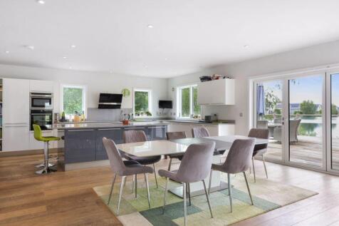 Kitchen/dining area