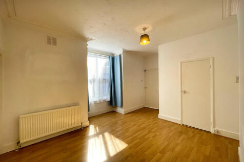 2FAC8592-DF73-4C6...