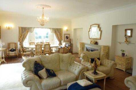 PRINCIPAL LOUNGE