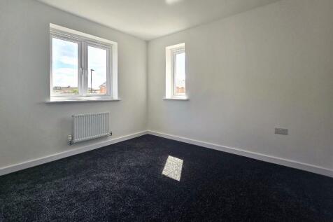 Brookfields Place, Holbrooks - Bedroom 2.jpg
