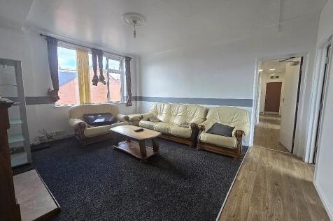 David Road, Stoke - Shared Lounge