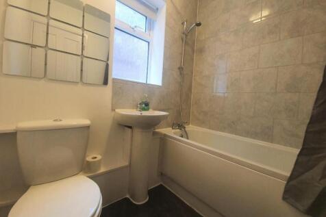 Selsey Close, Whitley - Bathroom.jpg