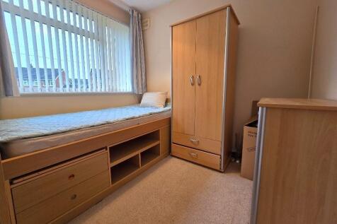 Sutton Avenue, Eastern Green - Bedroom 3 - Front