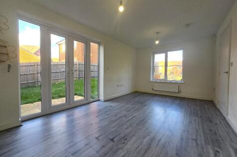 Slough Pasture, Bedworth - Lounge.jpg