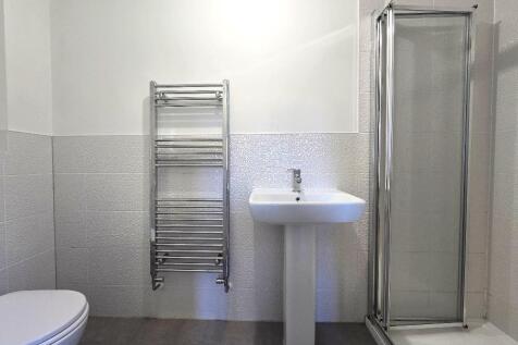 Slough Pasture, Bedworth - En-suite.jpg