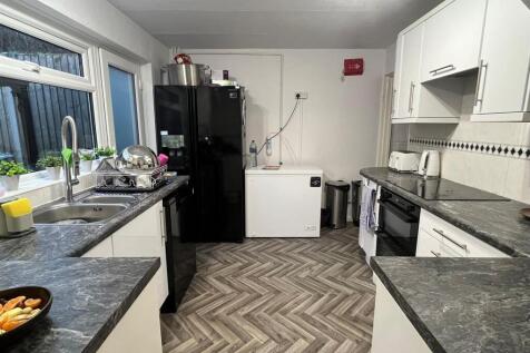 WhatsApp Image 2024-11-11 at 11.11.44_bc811bd5.jpg