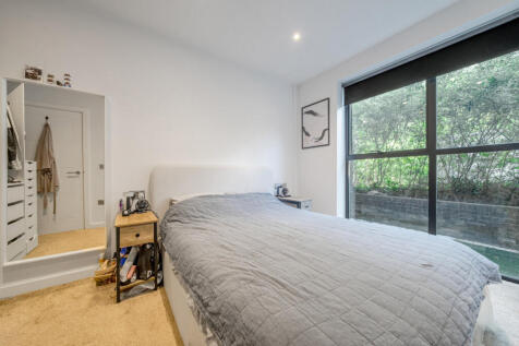 1349387-11-68c932...