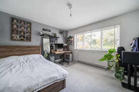 1363692-11-68e522...