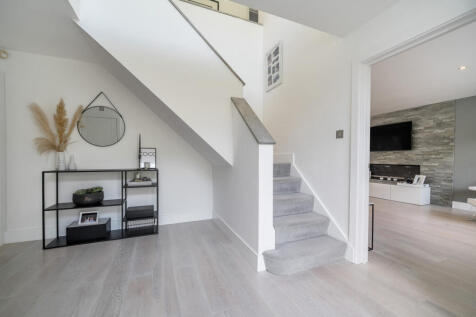 1363692-12-68e522...