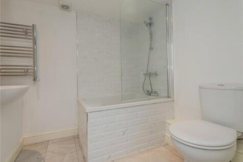 Lower G/F Bathroom