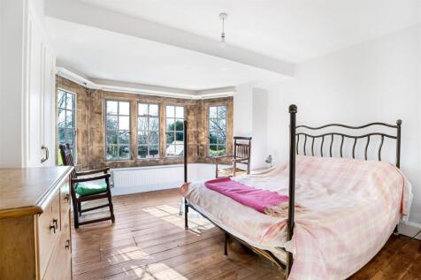 Bedroom .jpg