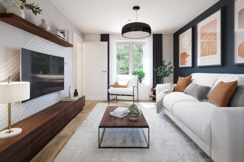 Sizeable lounge with plenty of room for an L shaped sofa