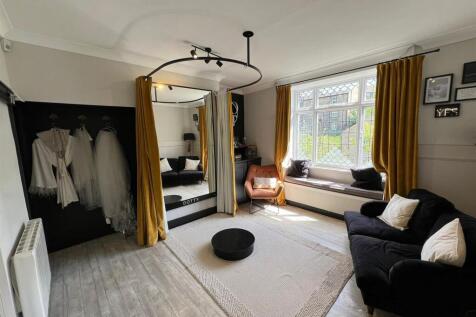 PHOTO-2025-06-09-11-26-06 2.jpg