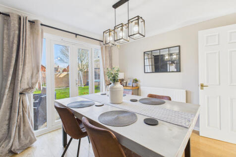 CAM04968G0-PR0080-STILL005