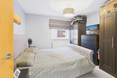 CAM04968G0-PR0076-STILL009