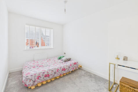 CAM04968G0-PR0085-STILL015