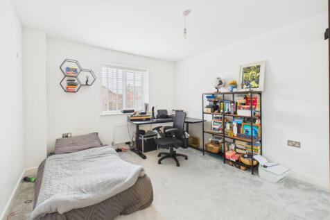 CAM04968G0-PR0085-STILL017