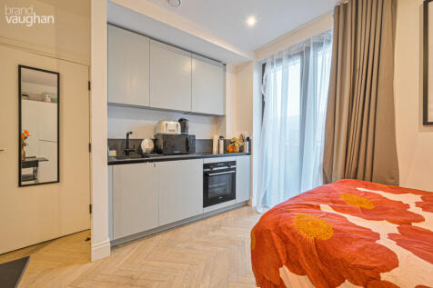 3eb939f3-ef6c-4bb...