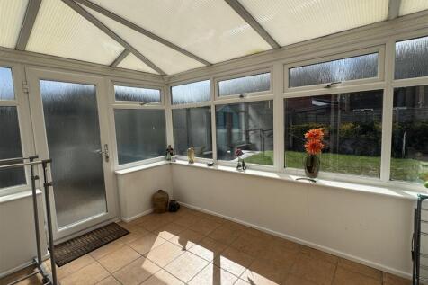 Conservatory/Dining Room