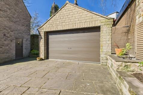 Detached Garage