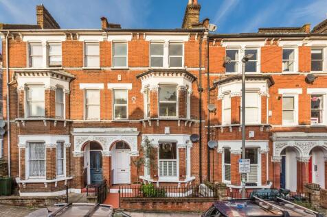 Comyn Road 36C, SW11