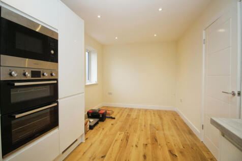 Kitchen/ Dining Room