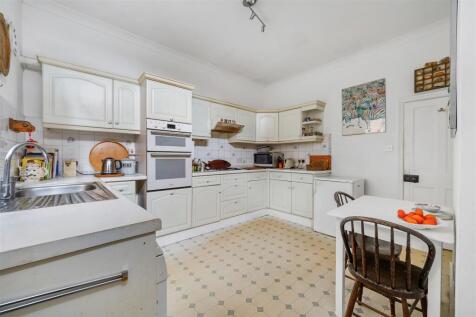 36 Buxton Gardens-7.jpg