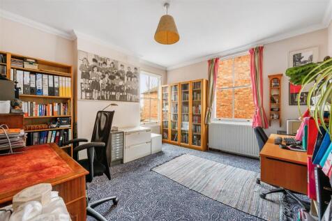 36 Buxton Gardens-15.jpg