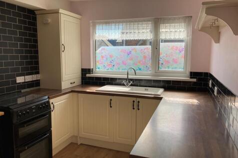 76 High Street - kitchen.jpg